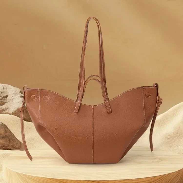 Womens Retro Suede Shoulder Bag Large Capacity Solid Color Retro Handbag Simple and Casual Autumn Commuter BagW250504