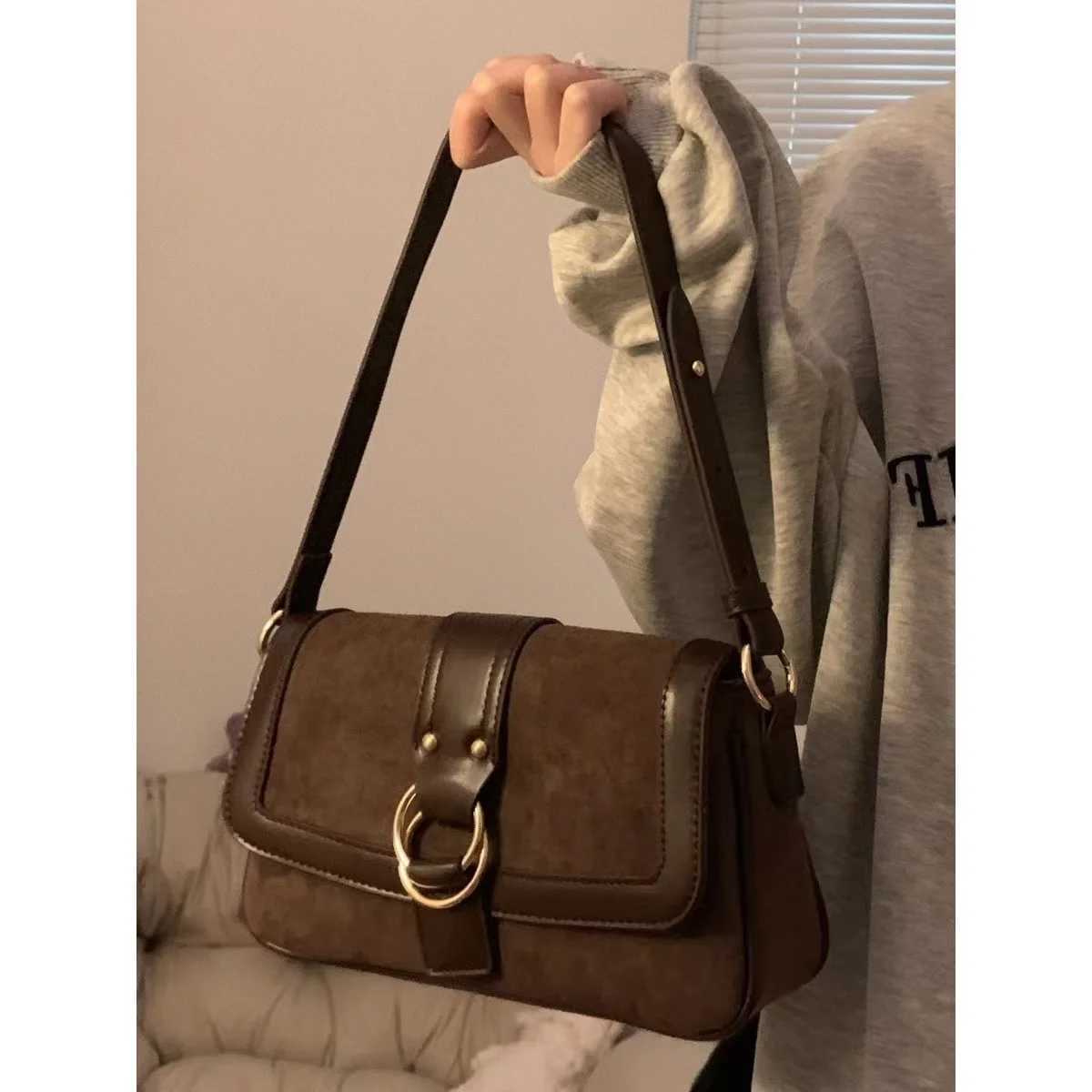 Retro brown womens shoulder bag with new fashionable flip design frosted lingerie bag womens casual cross body bag and walletW250504