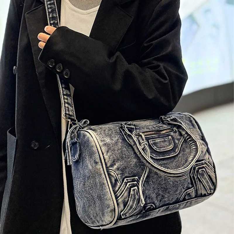 New Womens Retro Large Capacity Laundry Denim Handbag Fashion Boston Pillow Bag Luxury Designer Womens Top Handle Shoulder StrapW250504
