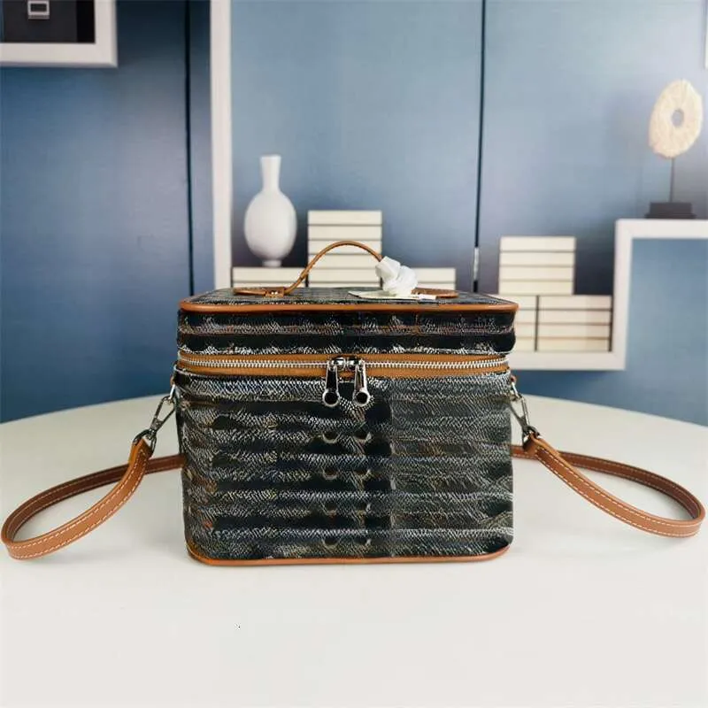 a Makeup Bags Shoulder Nice Bb Bag Luxury Designers Vanity Toiletry Kits Pouch Bag Womens Mens Totes Crossbody Cosmetic Handbag Clutch Bags