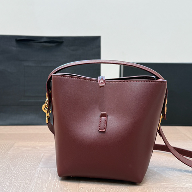 Designer chain bag women's original handbag top leather slant bag classic diamond new makeup bag purse