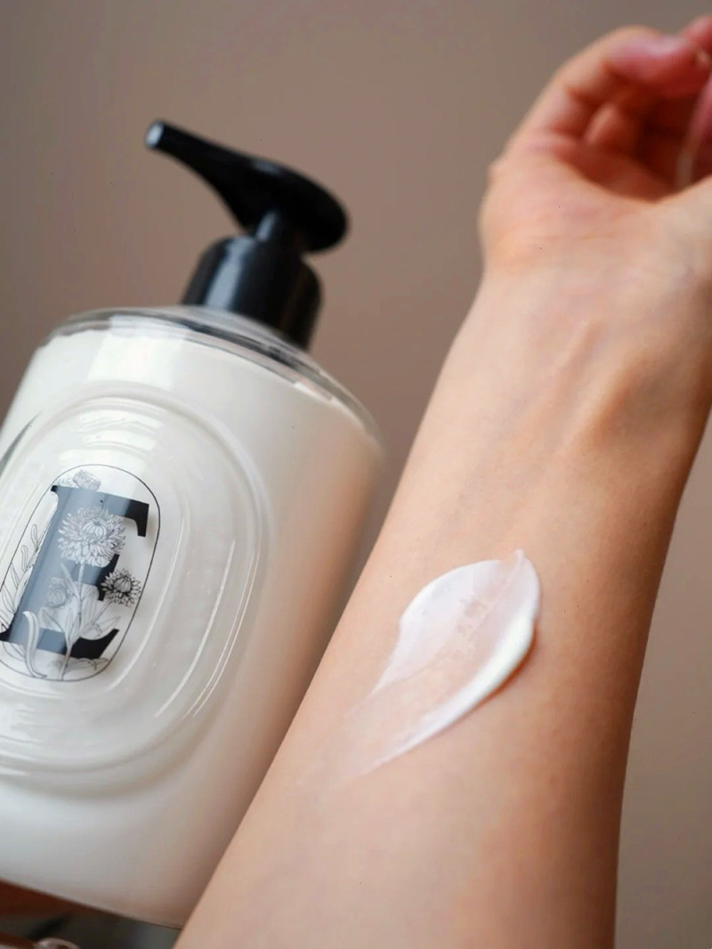 Designer SKincare Hand Care Repairing and Protective Hand Care Creams Hand Lotion Sanitizer Set Lotion Set 350ml Free Shopping-image-942576614