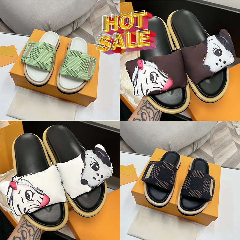 Designer Pool Oreiller Sandales Couples Slippers Men Femmes Summer Chaussures plates Fashion Beach Slippers Slides 36-45