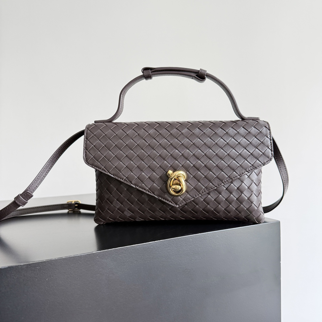 10A top quality Designer bag Summer new Knot Lock Intreccciato woven crossbody bag with adjustable and detachable straps