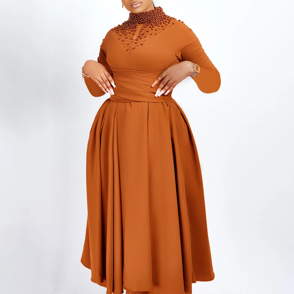 À la mode élégante en col haute
