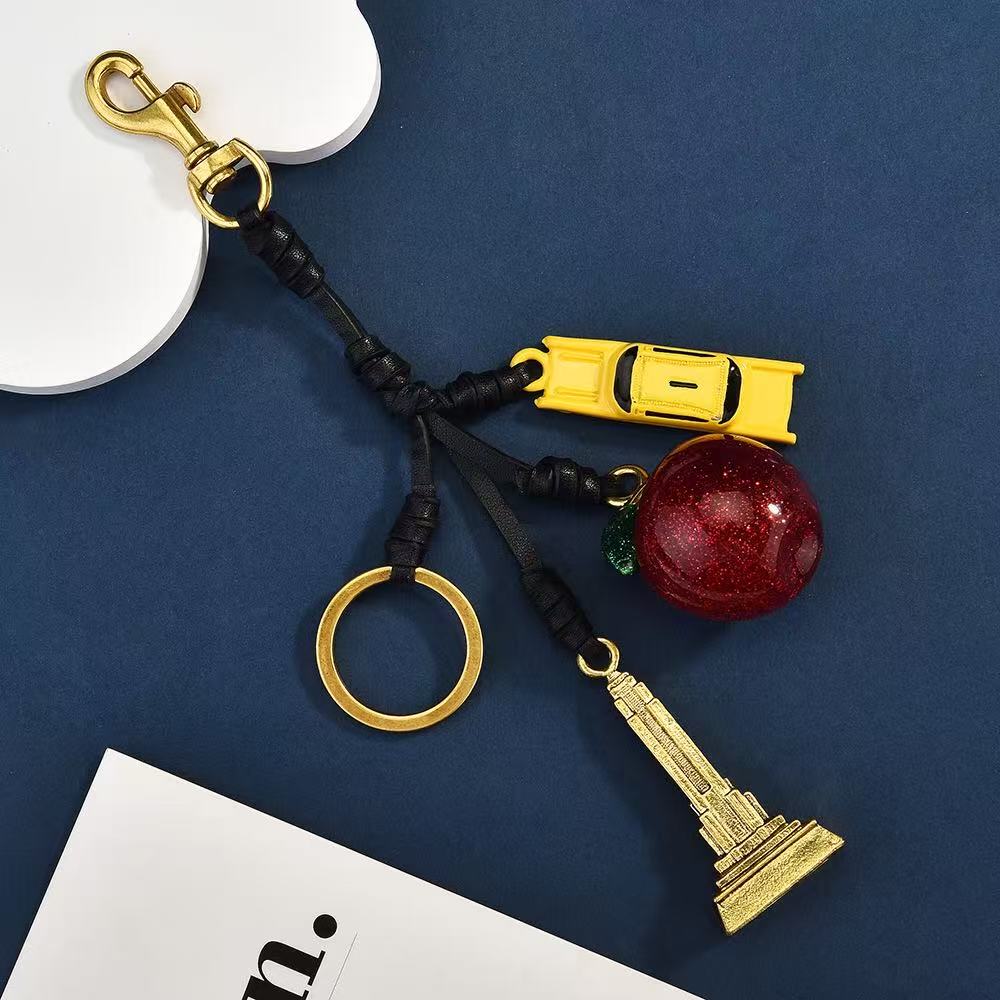 Designer Small New York Cluster Bag Charm co ch Fashion Womens Keychain Vintage Cool Cherry Pattern Refreshing Style Ring Keyring Hangings key chain