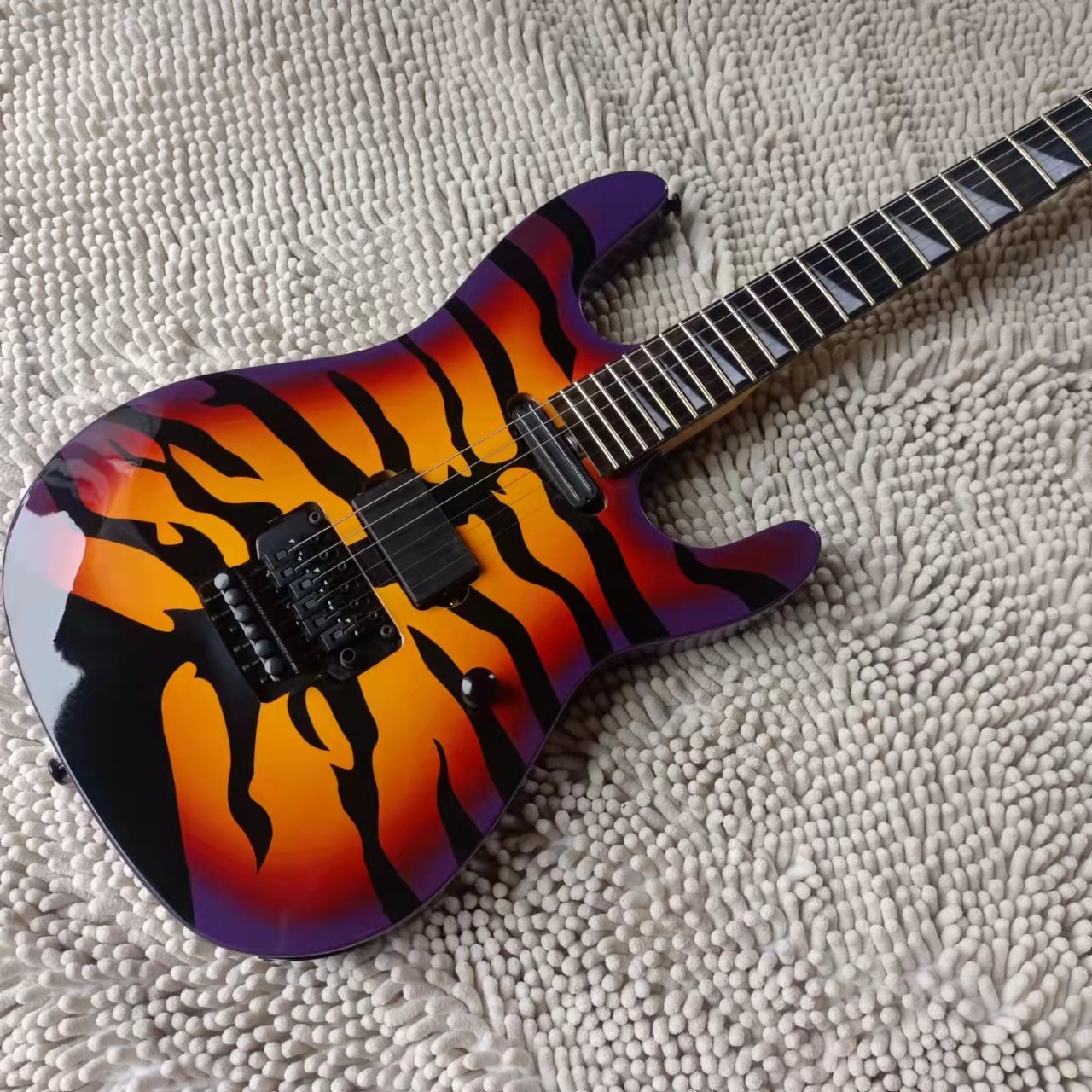 Daring Tiger-Stripe Electric Guitar: Purple-to-Orange Gradient, Black Hardware & Triangular Inlays-image-1057788274