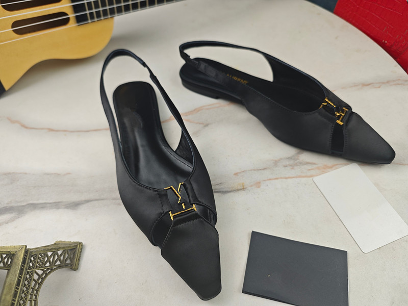 Sandals Famous Designer Women Slippers Summer Men Shoes Shaped Multicolor Flora Slides Molded footbed in black rubber sole featuring embossed 0512