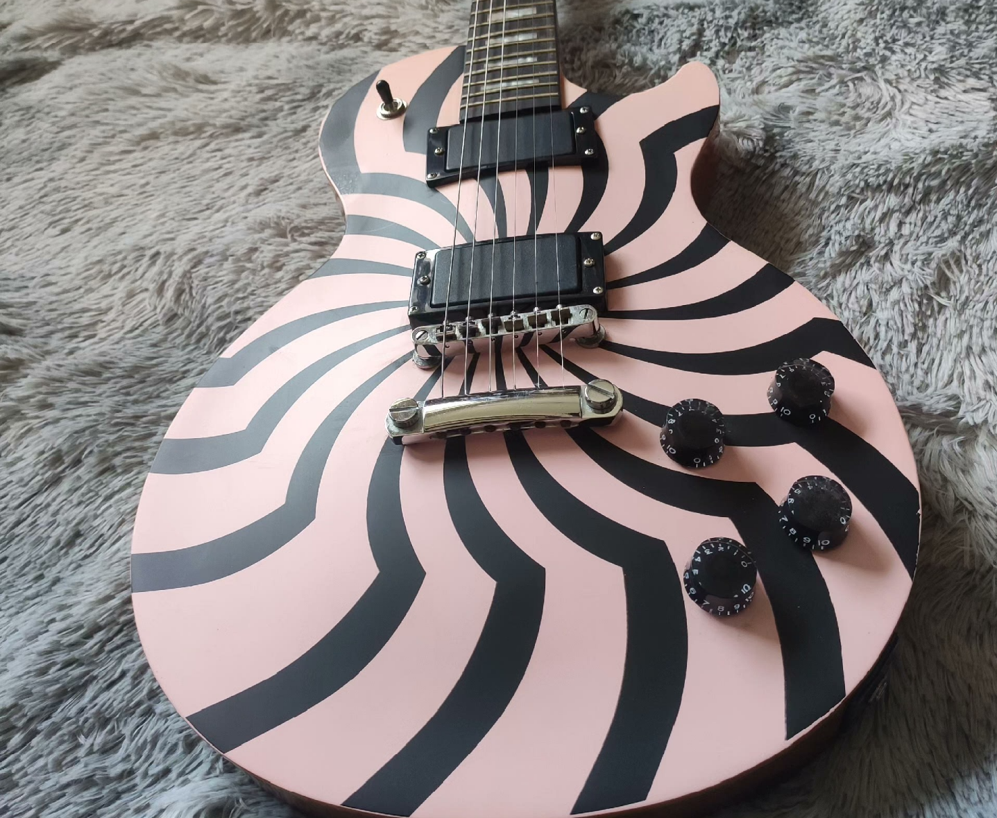 Pink Radial Stripe Guitar - Bold Black Contrast & Dual Humbuckers | Stage-Ready-image-1057918126