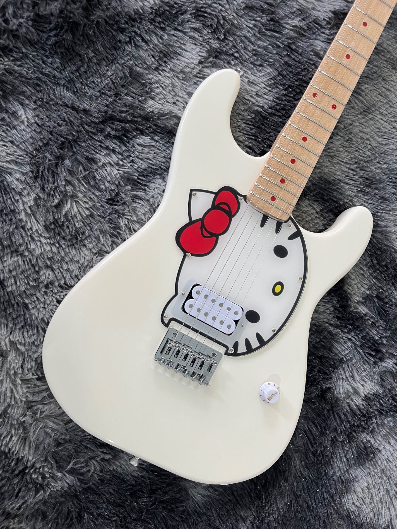 Playful Cream-White Electric Guitar: Whimsical Cat Face Graphic & Red Dot Inlays-image-1058138269