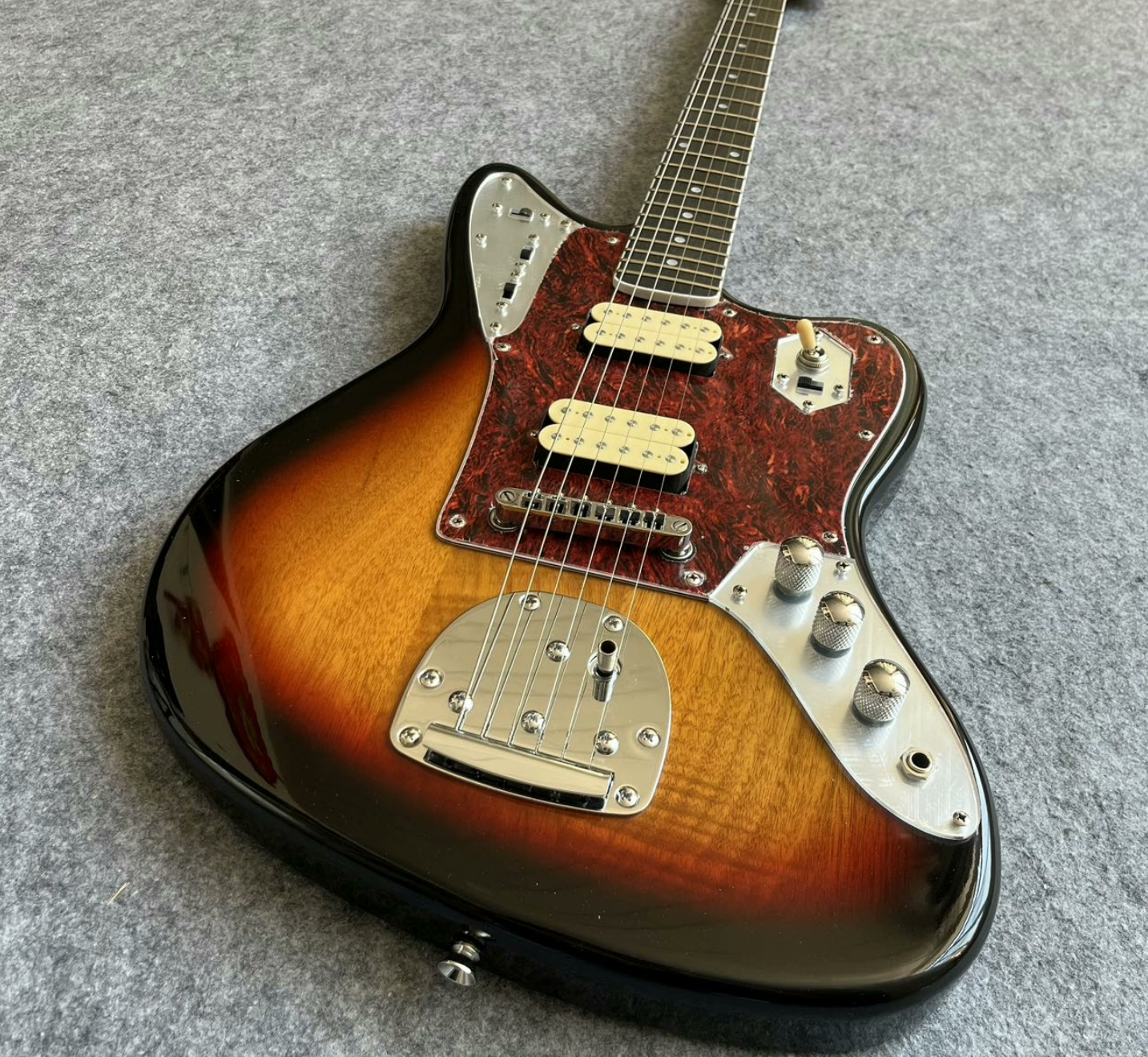 Offset Body Electric Guitar: Rich Sunburst Finish, Tortoiseshell-White Pickguard, 3 White Pickups-image-1058134233