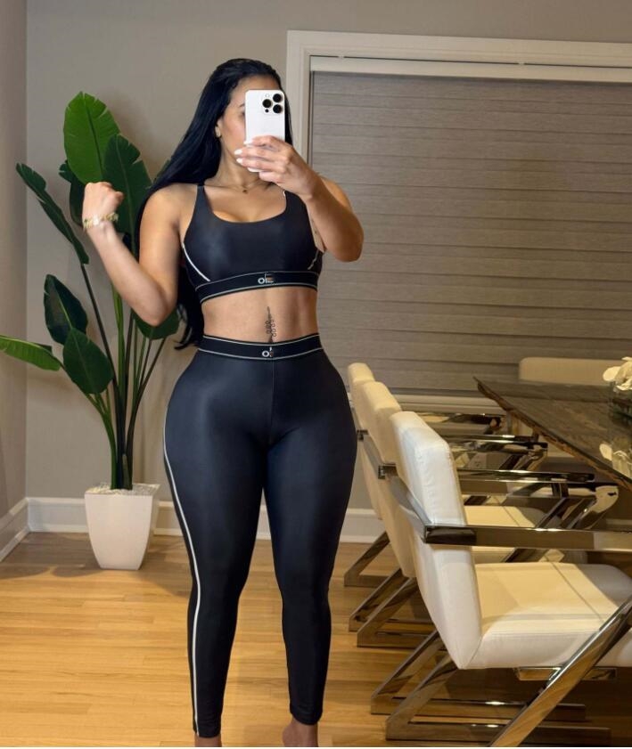 Designer Womens Tracksuit Luxury New Yoga Set Sports Tank Top High Waist Hip Lifting and Abdominal Compression Fitness Set