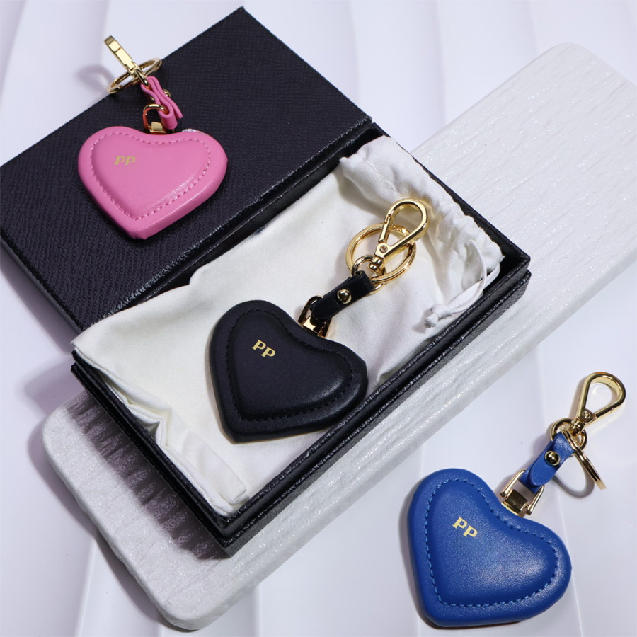 Lettre Keychain Car Keychains Car Keychains en cuir Fashion Fashion Multicolore Multicolore Handmade Cuir Lanyards Men Femmes Pendre Sac Pendre
