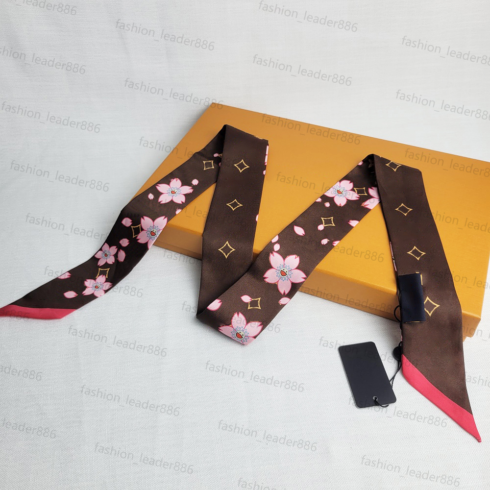 Écharpe en soie Designer Oriental Cherry Scarf pour les femmes Fashion Square de soie Square d'été Nouveau style Bibons pour femmes en soie pour