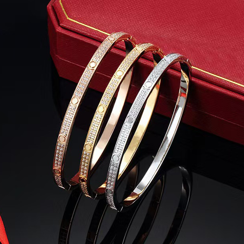 Bracelet classique Bracelet Luxury Double Row Crimp Cuff Bracelet Charme Bracelet en or 18K Bijoux de créateurs en acier inoxydable