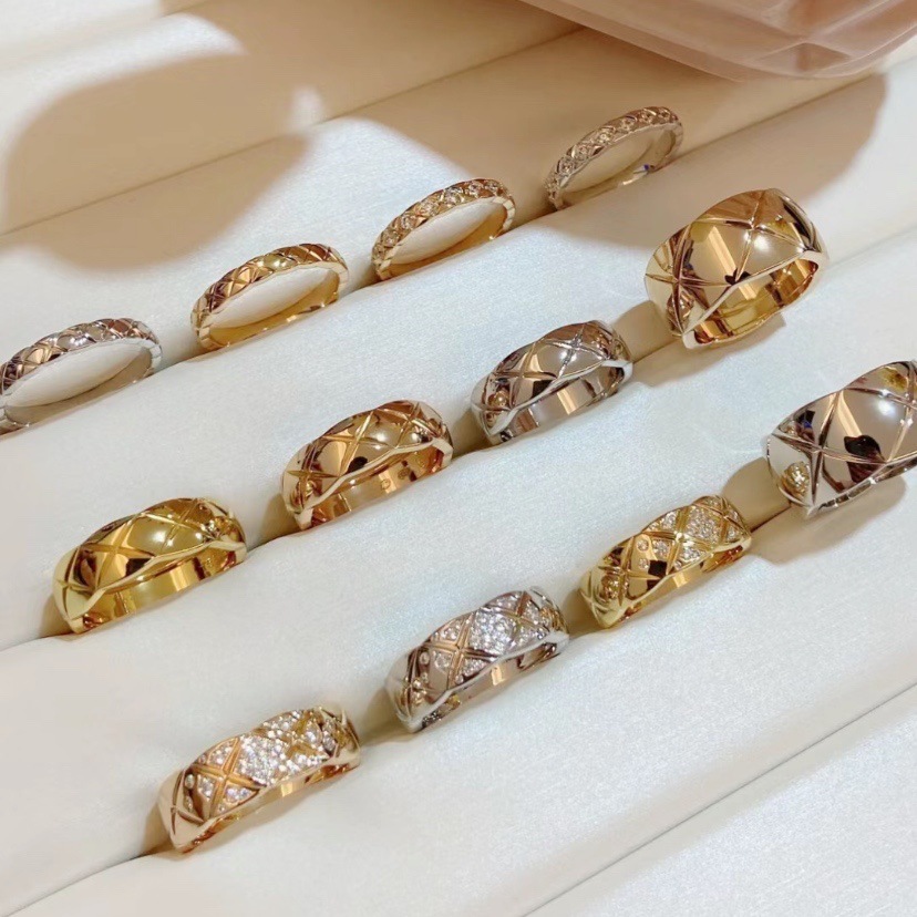 Designer Ring Classic Fashion Gold Pattern Ring for Women With Diamonds Luxury Jewelry Rings for Daily Wearing Wedding Business Party and Birthday G