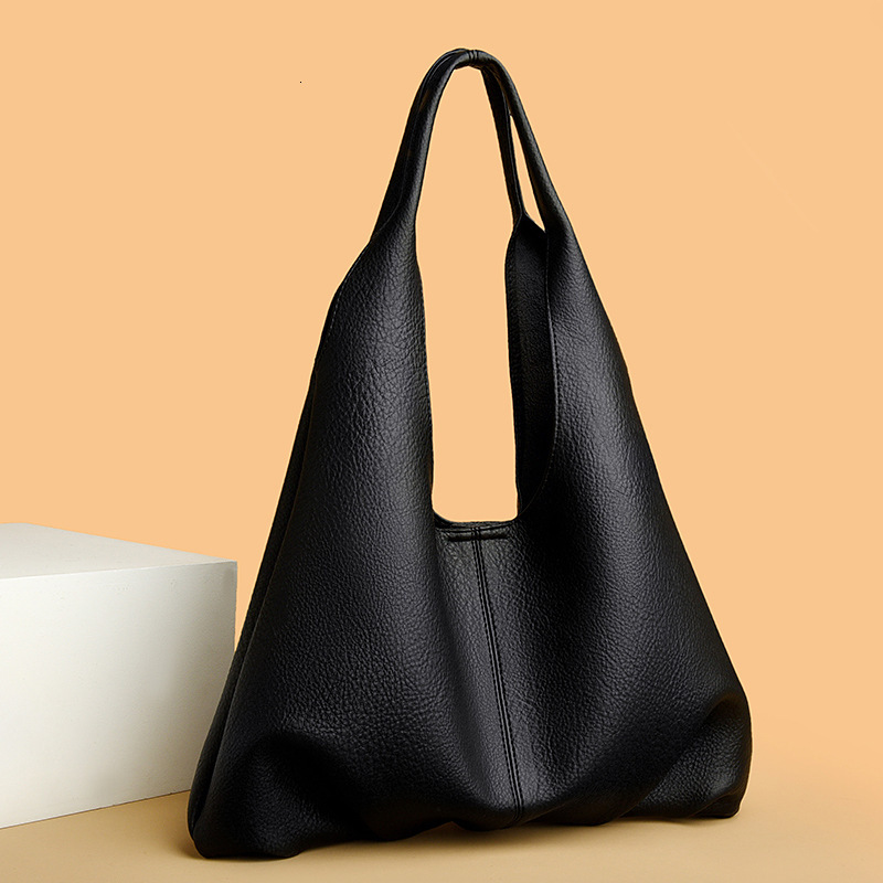 Sac de fourre-tout d'épaule de sacs de créateur gratuit pour les femmes 2024 Nouveau sac d'épaule en cuir souple minimaliste à la mode