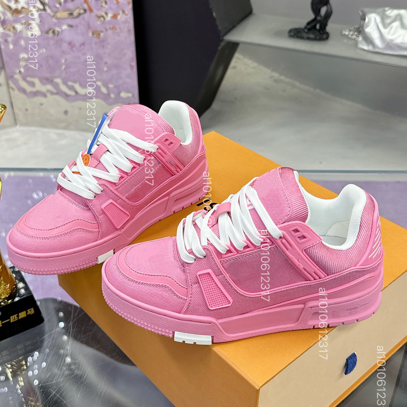 2025 Designer Trainer Sneakers Chaussures décontractées Noir tous blancs hommes Femmes Plateforme Fashion Low Top Shoe Red Green Cuir Rubber Walk