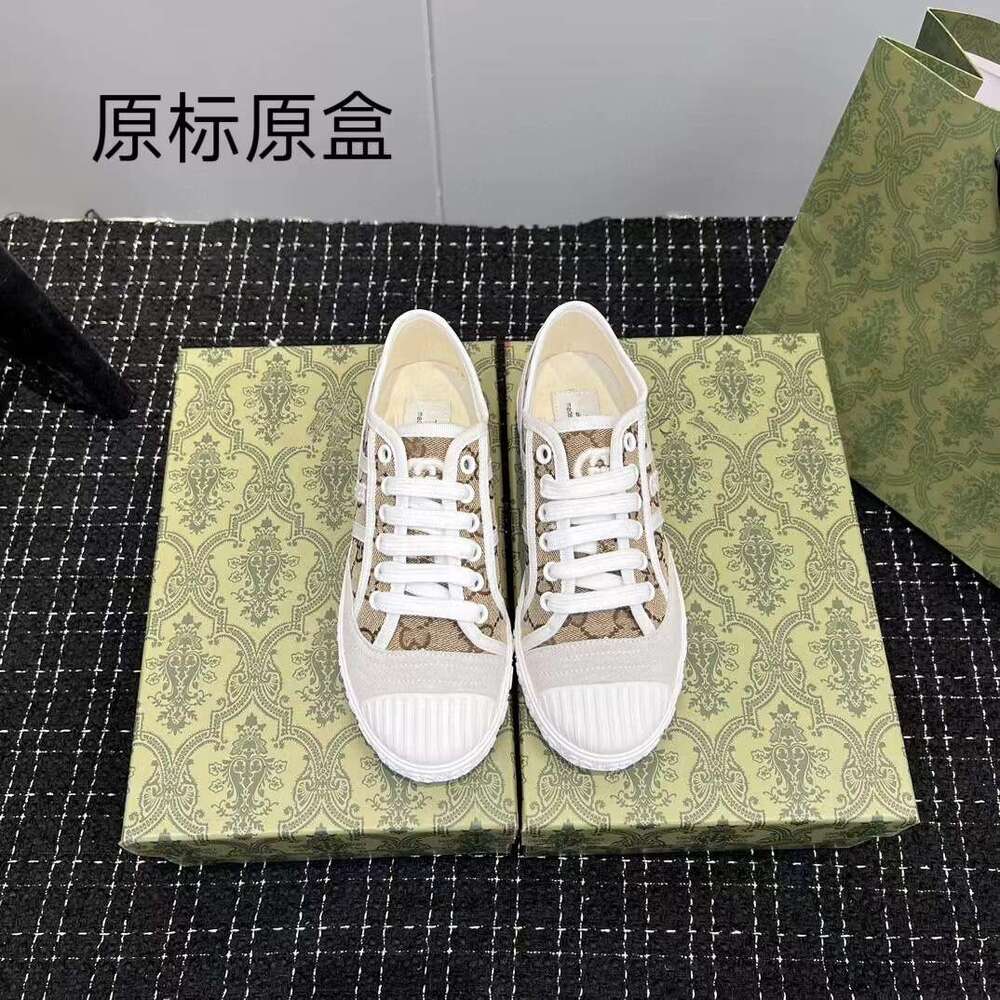2024 Summer New G Lettre de famille Flat Bottom Bottom et les chaussures décontractées du couple rond et polyvalent