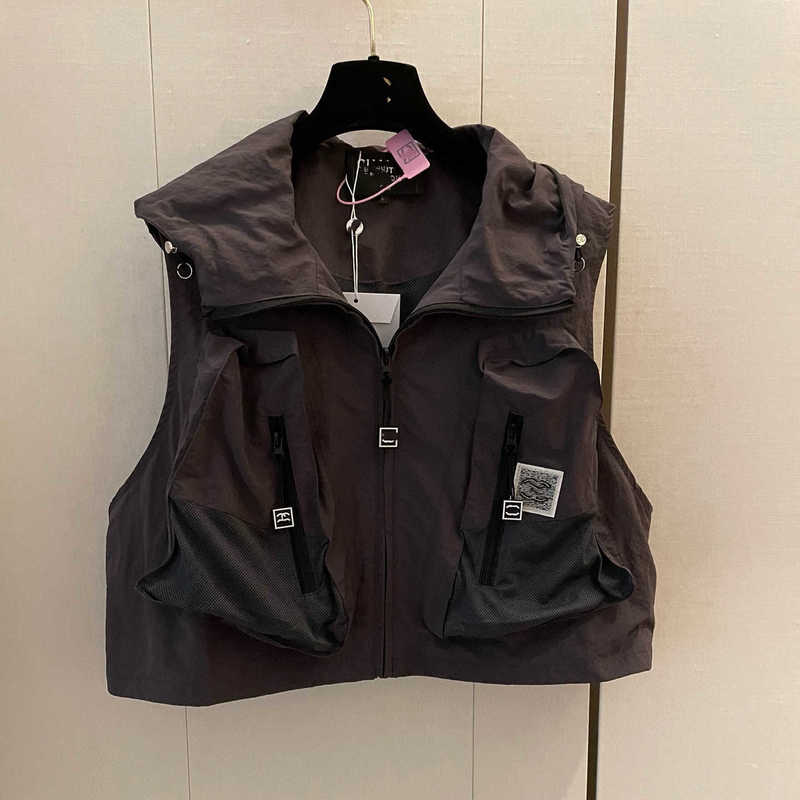 Designer Women's Jackets women Spring/Summer New CC Multi Pocket Design Short Hooded workwear Vest Lining 23E0