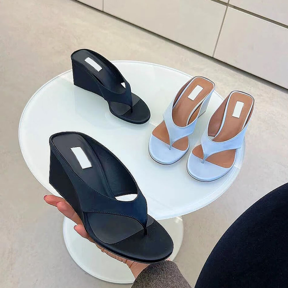 Top quality Simple style Silk Flip-flops Wedge heel sandals slippers open toes Slope heel Scuffs Slide Luxury designer heels for womens Vacation