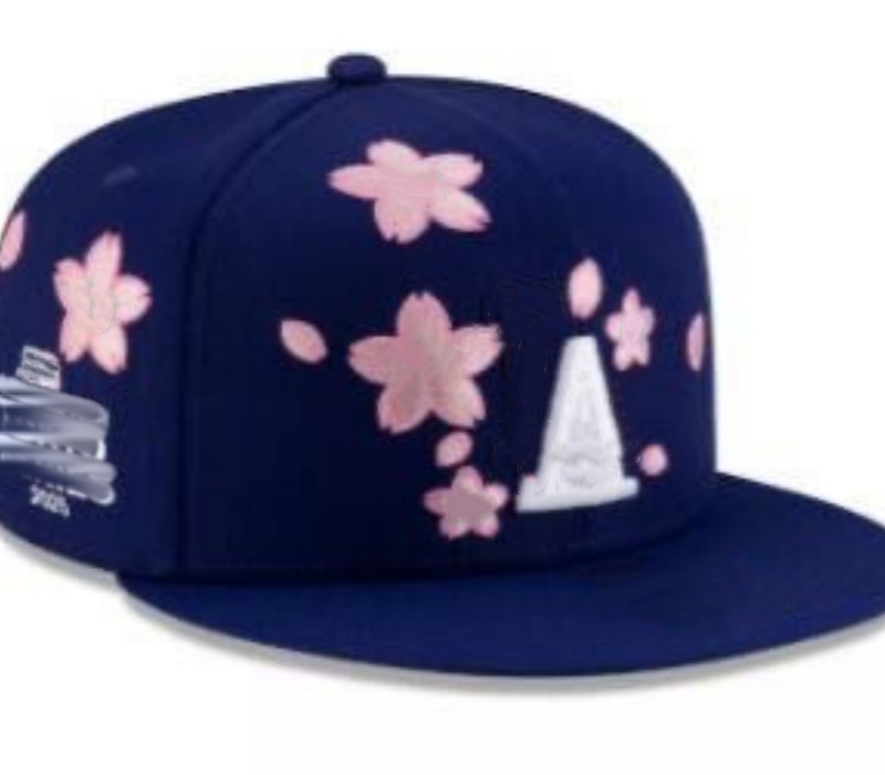 2026 New Embroidery Takashi Murakami Designer Baseball Outdoor Fashion Cap Mens Hat Luxe Daily Outfit Classic Brand High Quality