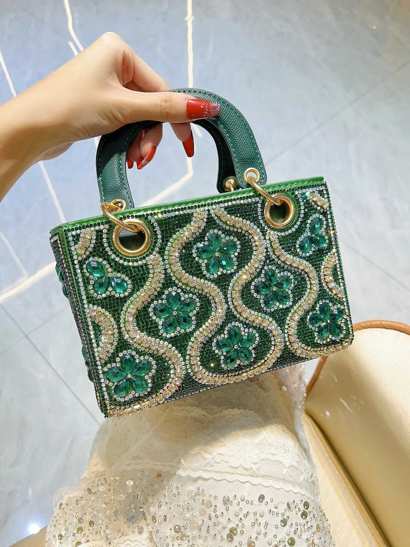 New Arrival Handmade Light Luxury Evening Handbag Shoulder Crossbody Dinner Shiny Diamond Decoration Fashion Women Party Bag Z250528