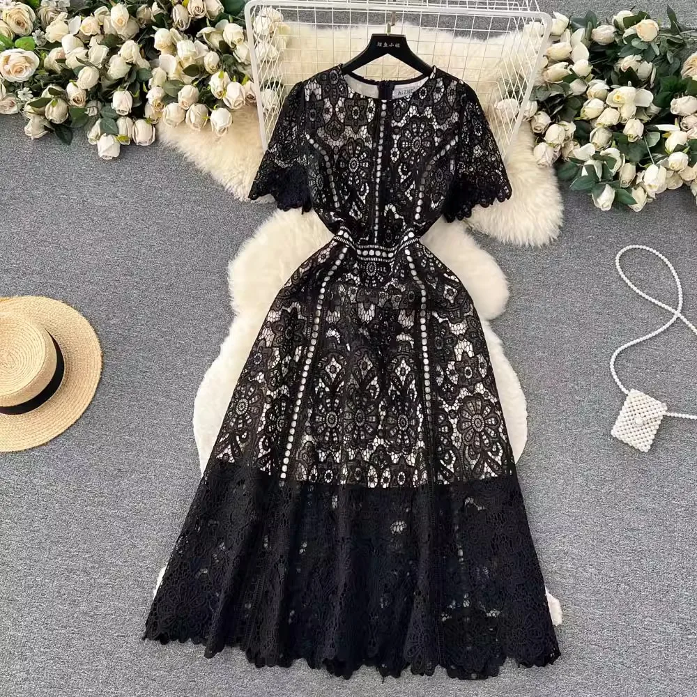 Femmes à manches courtes broderies robes longues Lady Elegant en dentelle robe d'été