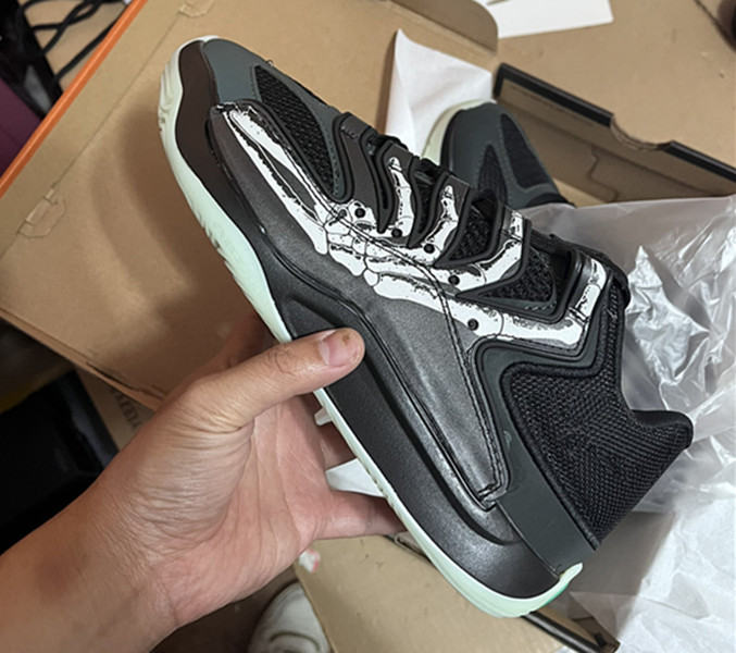 Slim Reaper KD 18 Hommes Chaussures de basket-ball à vendre Enfants Femmes Bakin Fire Red Tante Perle Noël Sport Chaussure Trainner Baskets US4-U
