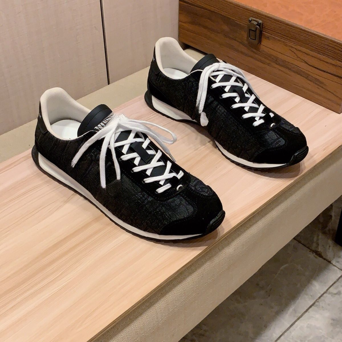 New Fashionable Multi functional Men s Shoes Comfortable and Breathable Designer Sports and Leisure Shoes Fashionable Color blocked Flat Shoes