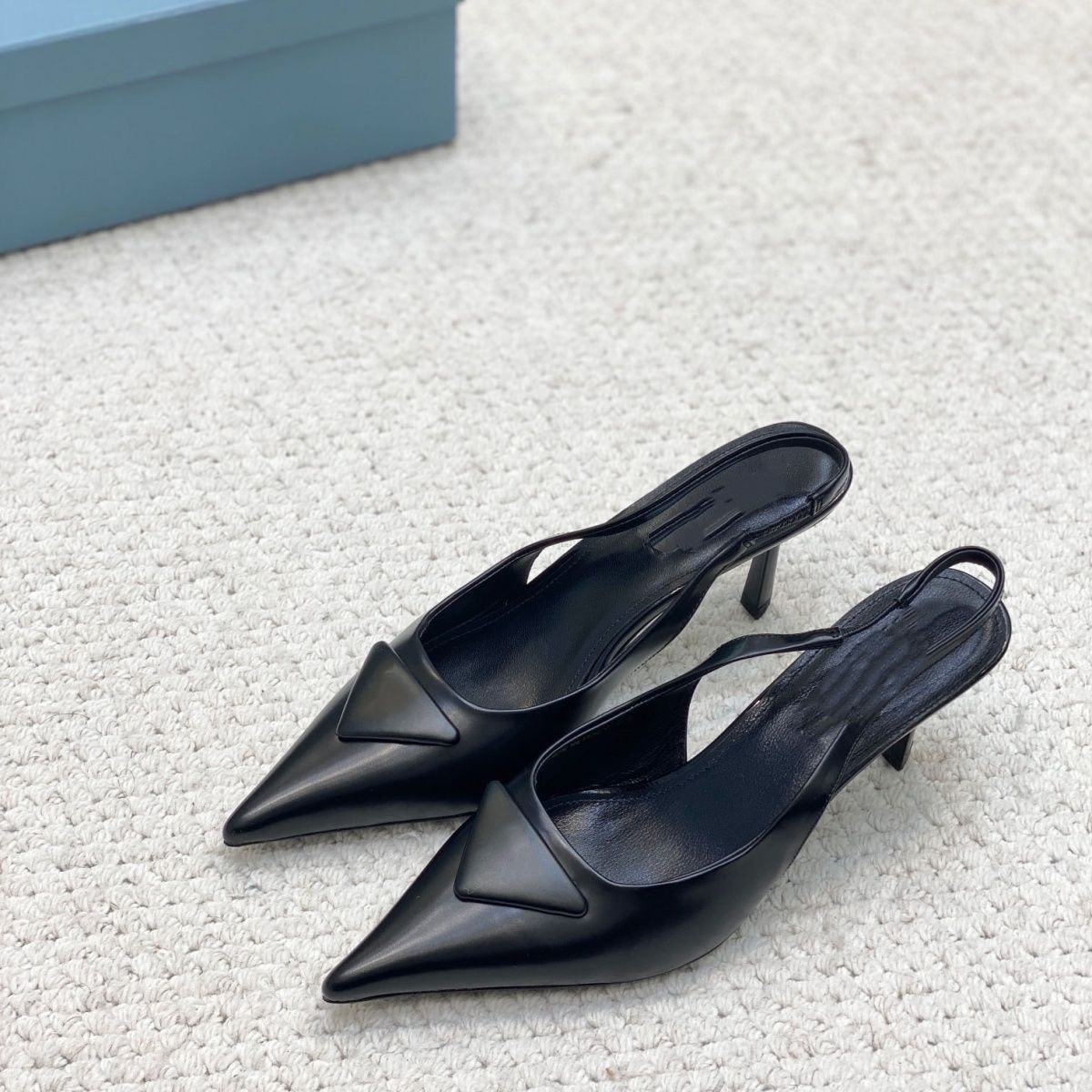 2025 sandales pour femmes de haute qualité chaussures de créateur mode peinture pointue sangle arrière en cuir véritable fond de serpent talon mo