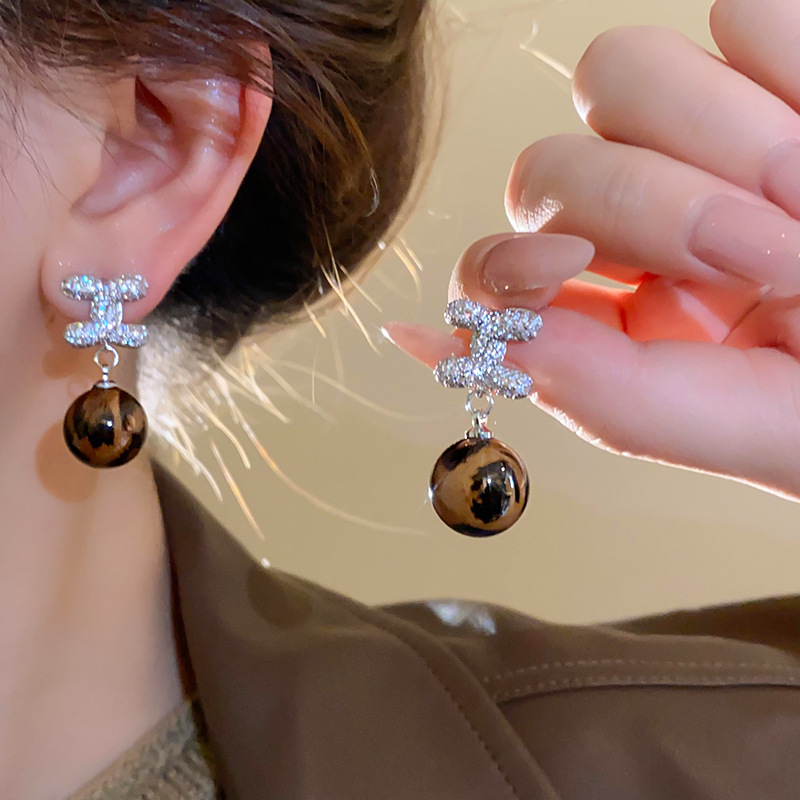 Silver Needle Resin Zircon Leopard Print Round Autumn Winter High-end Light Luxury Elegant Daily Versatile Earrings for Women-image-1087000789