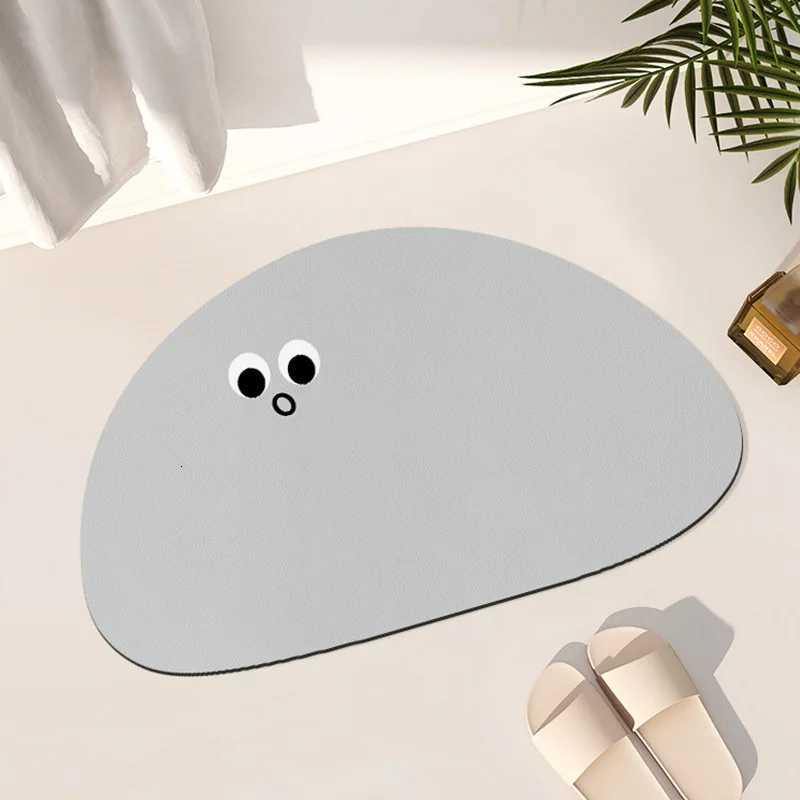 Dessin animé drôle expression irrégulière salle de bain tapis antidérapant porte de toilette tapis de sol absorbant ménage diatomée boue tapis de