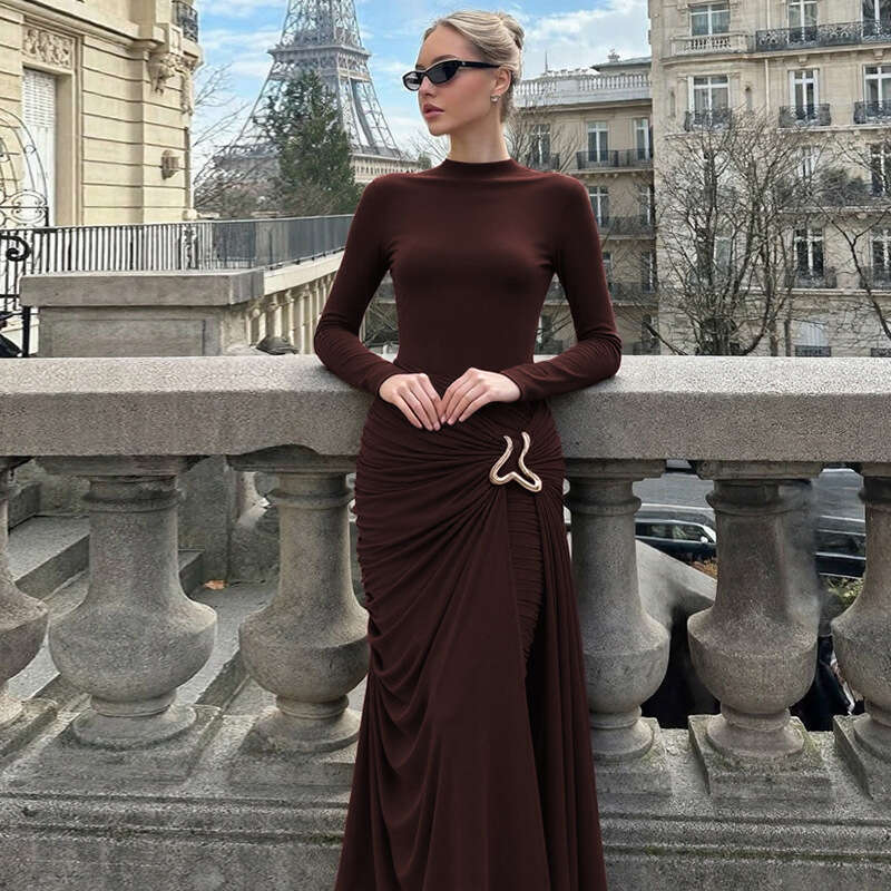 Robe moulante froncée pour femmes, couleur unie, manches longues, col rond, décoration en métal, robe de styliste, nouvelle collection hiver