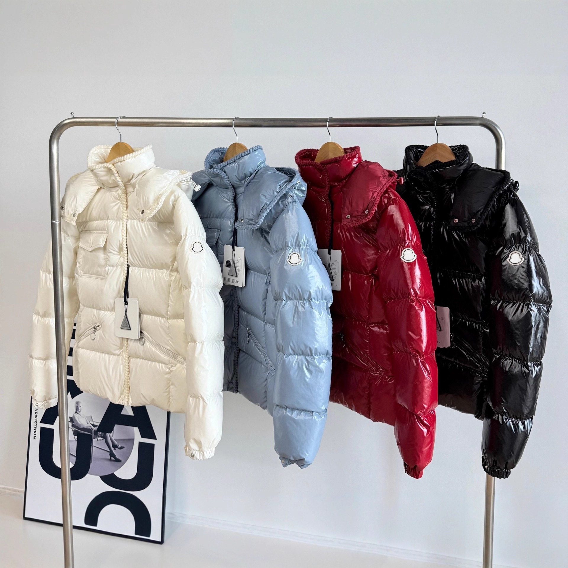 Women's Down Designer Womens Jacket Winter Coat Luxury Arm Embroidery Logo Fashion Casual Outdoor Windproof Thicken Warm Women Hooded
