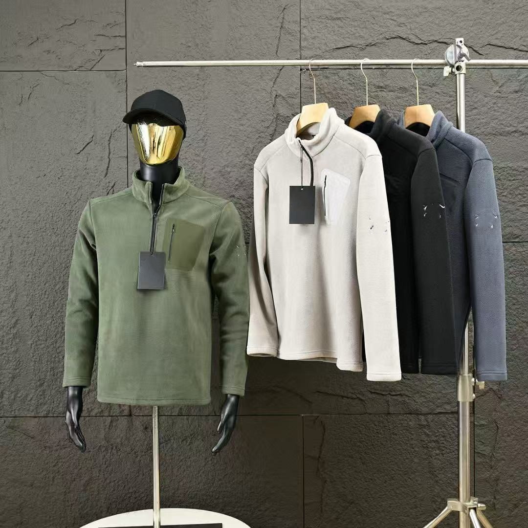 A lightweight half-zip fleece warm and comfortable hoodie