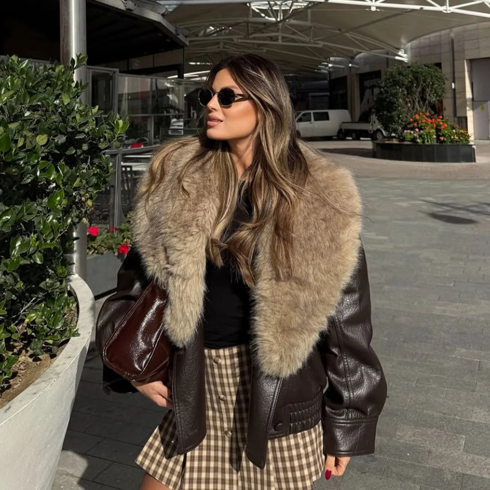 Veste en fourrure de cuir marron pour femmes, Vintage, manches longues, poches latérales, Moto Biker, manteau court épais, mode Streetwear 251204