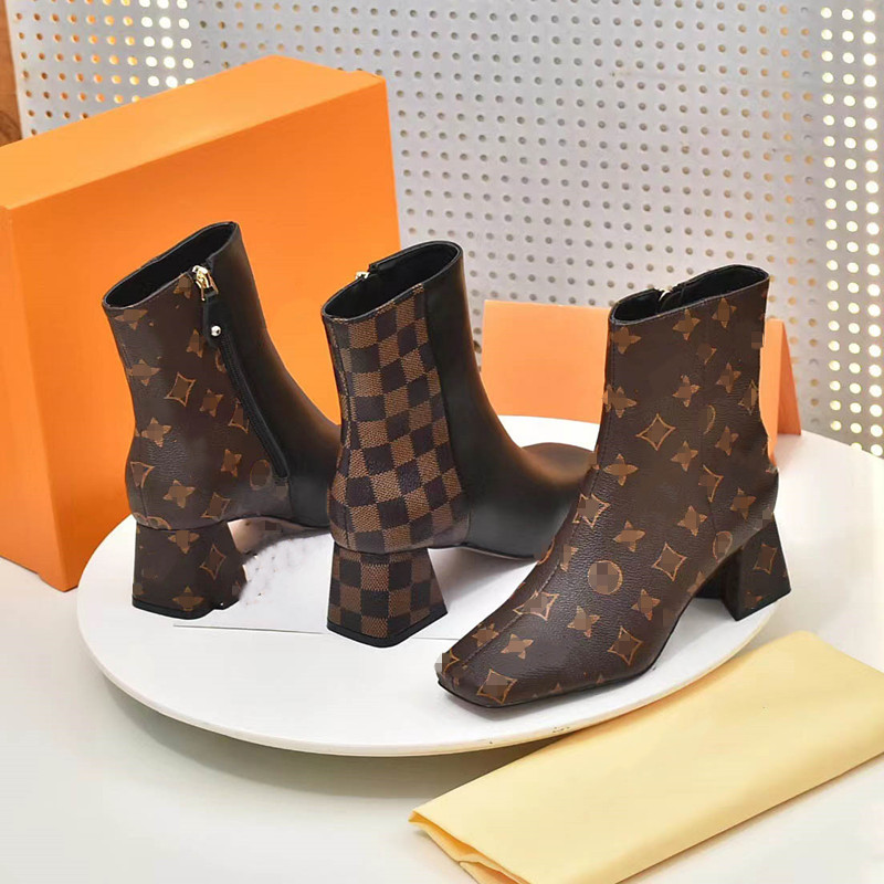 Botines de mujer Estampados clásicos Botines de cuero de piel de vaca Bota batidora de diseñador 5.5 CM Tacones gruesos Punta cuadrada Zapatos de fi