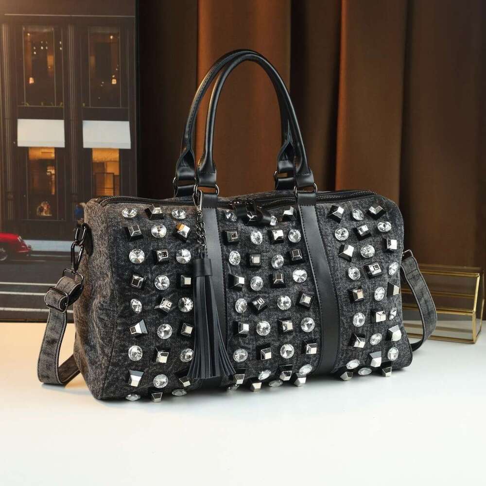 Sac de designer 2025 Nouveau tendance diamant clouté mode carré grande capacité voyage décontracté sac à main diamant chaud sac à bandoulière uni