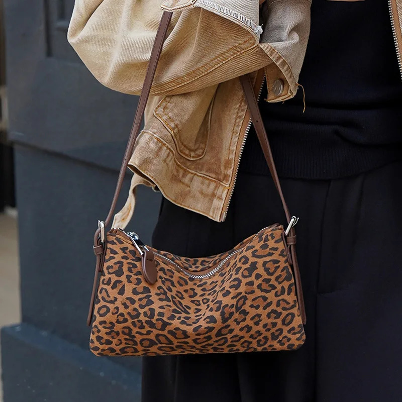 Womens Winter Leopard Print Cowhide Small Square Bag Lightweight Versatile Genuine Leather Shoulder Commuter Handy Pouch 251204