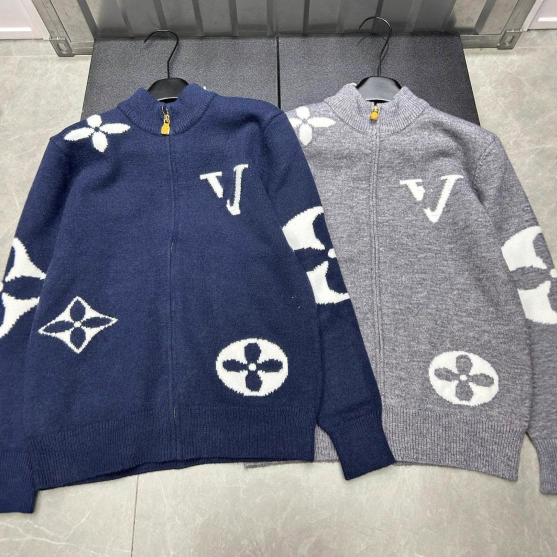 Luxury college style striped lapel sweater L Home 2026 new zipper sweater autumn and winter new jacquard loose lazy style long sleeved sweater