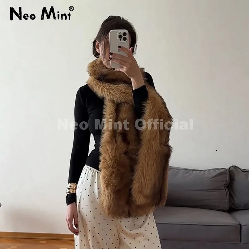 Neo Mint 2025 marque mode fausse fourrure écharpe pour femme automne hiver moelleux rayé Eco fourrure de renard foulard châle Scarves251201