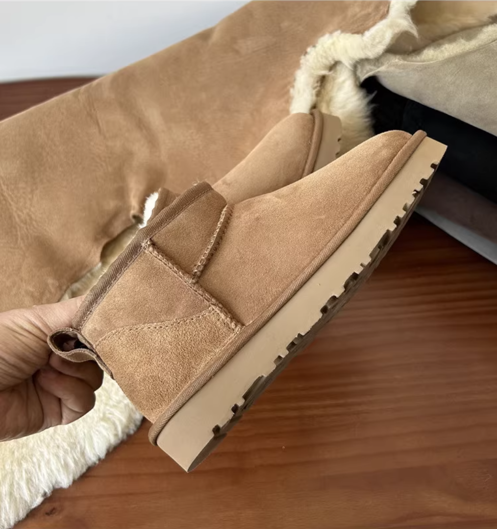 Bottes de créateurs Femmes Ultra Mini Pantoufles Diapositives Plate-forme Chaussures Botte de neige Classique En Cuir Châtaigne Hiver Botte Moell