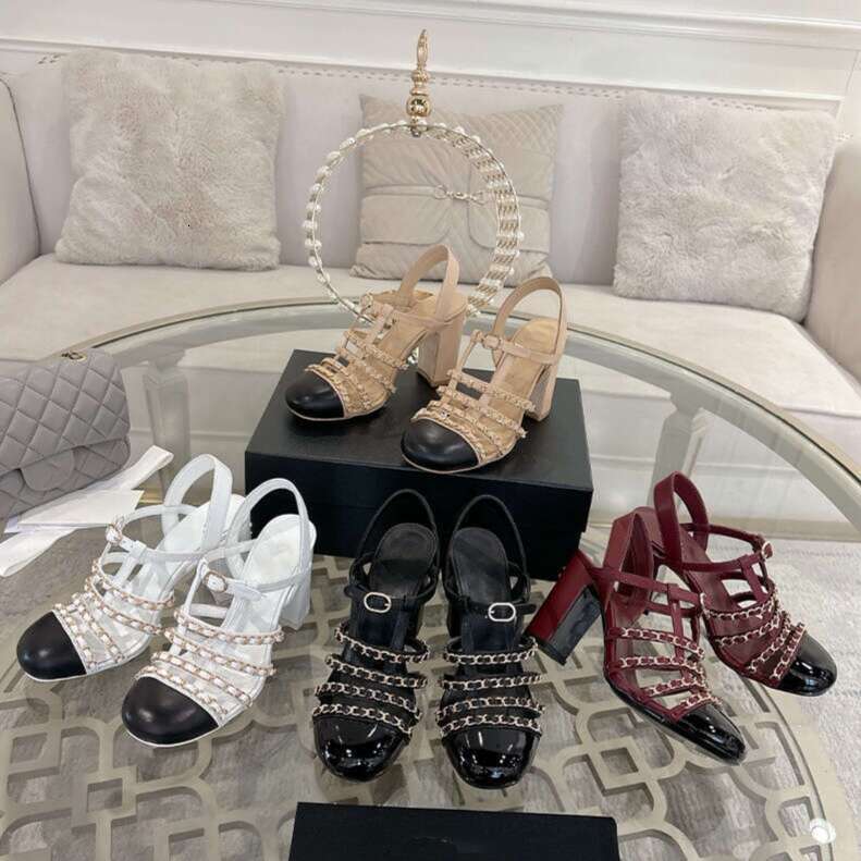 Sandales de luxe Slingback robe chaussures de mariage en plein air chaussure de créateur de mode femme bout rond en peau de mouton chaîne en méta