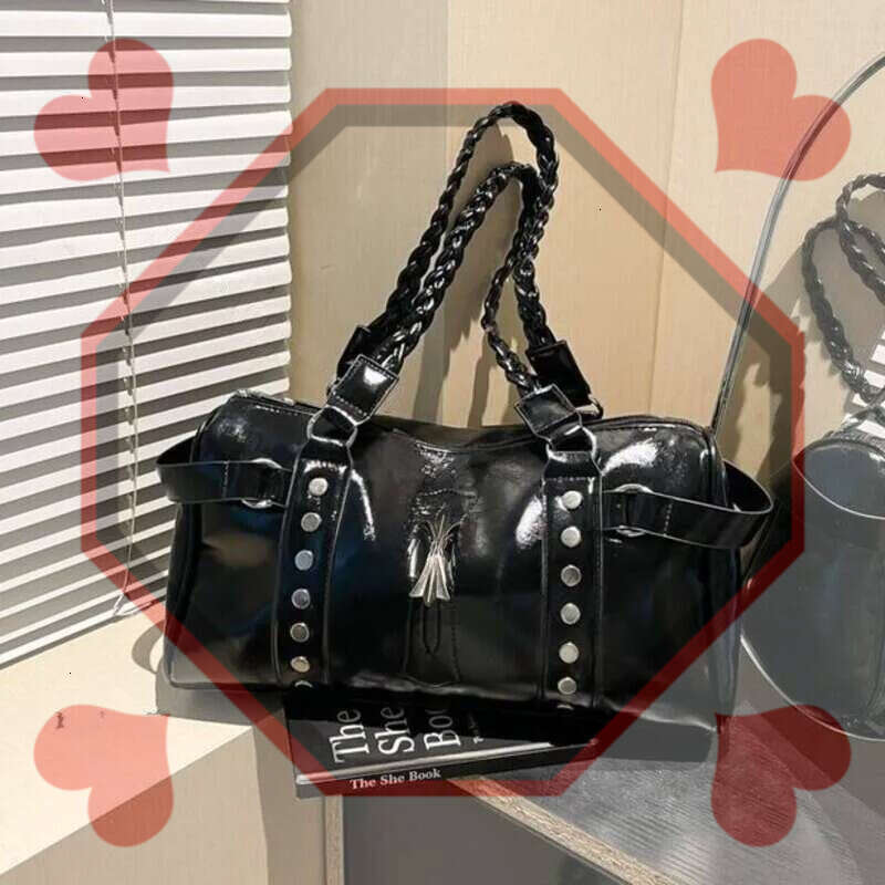 Sac Chrome Designer Heartsbag Heartsbelt Oil Leather Crochet Tote Autumn Bag Punk Motorcycle Y2k Fashion Handbag Sacoche Homme Backpack 694