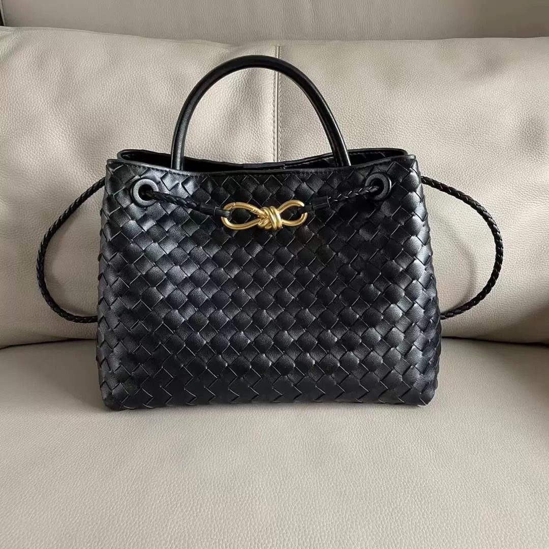 Designer bag for women New Genuine Leather High-End Woven Bow Metal Chain Buckle Handbag Crossbody Shoulder Bag for Women Factory Direct Sale