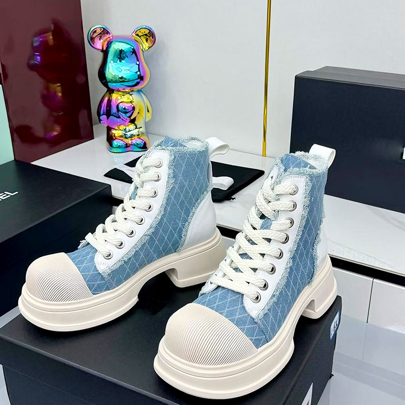 Luxury Popular Ankle Boots Womens Lace Up High Top boot Designer Round Toe Denim Motorcycle boot Ladie Thick Heeled boots Rubber Outsole Sizes 35-41