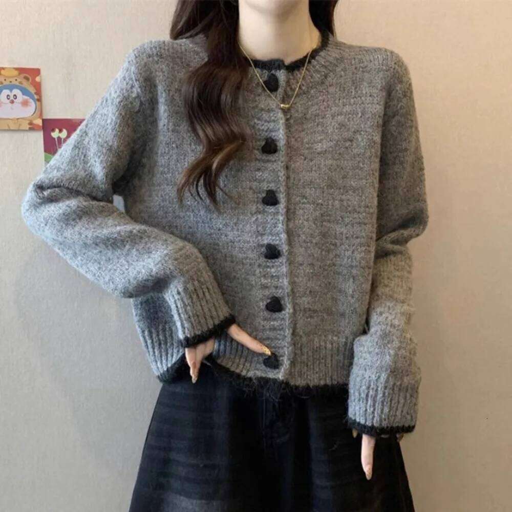 Veste pull pour femmes, couleur bloquée, avec boutons en forme de cœur, Cardigan tricoté, Style court, haut à manches longues