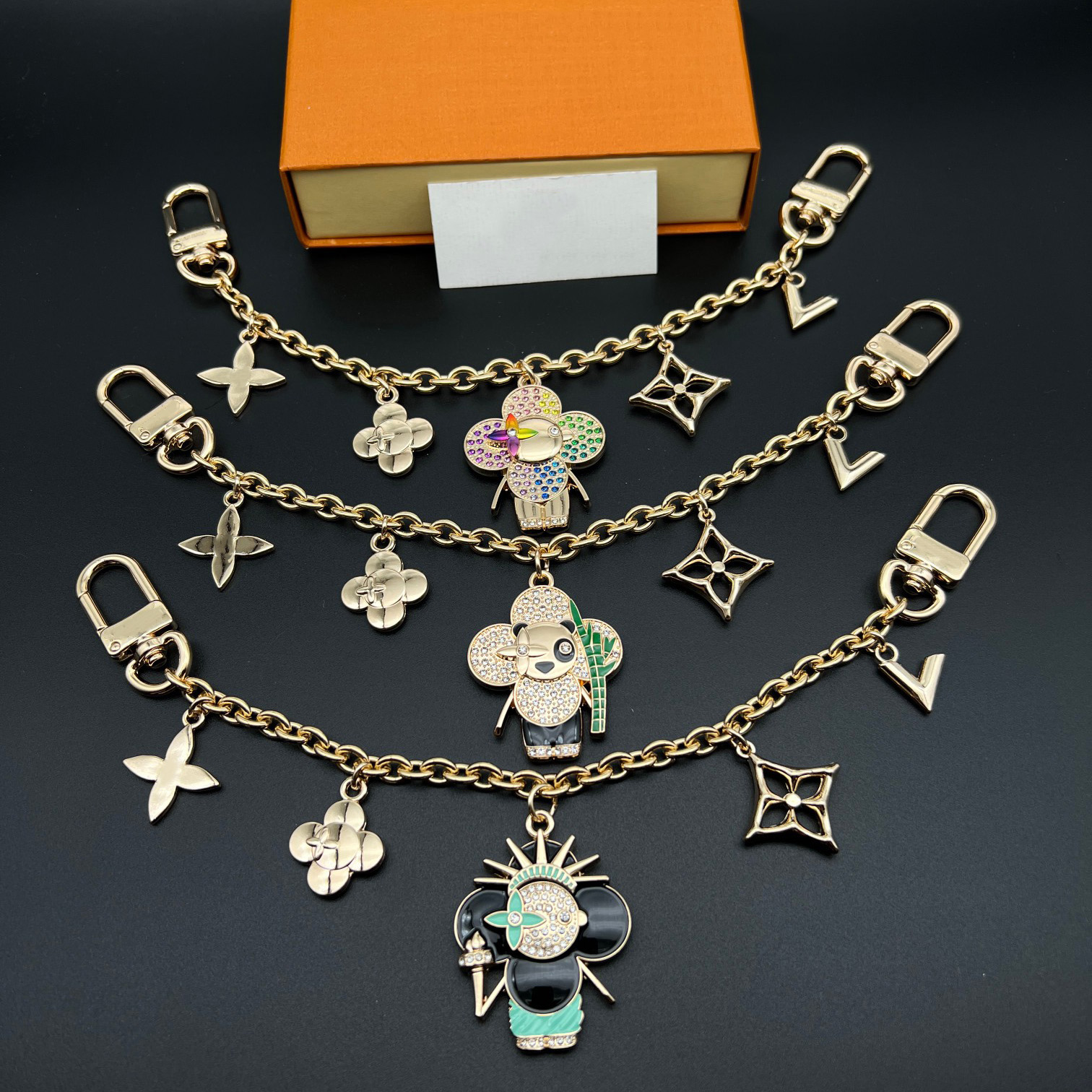 Luxury Keychains Classic Monogram World Tour Metal Car Keychain Designer Bag Pendant Christmas Gift-image-1106257356