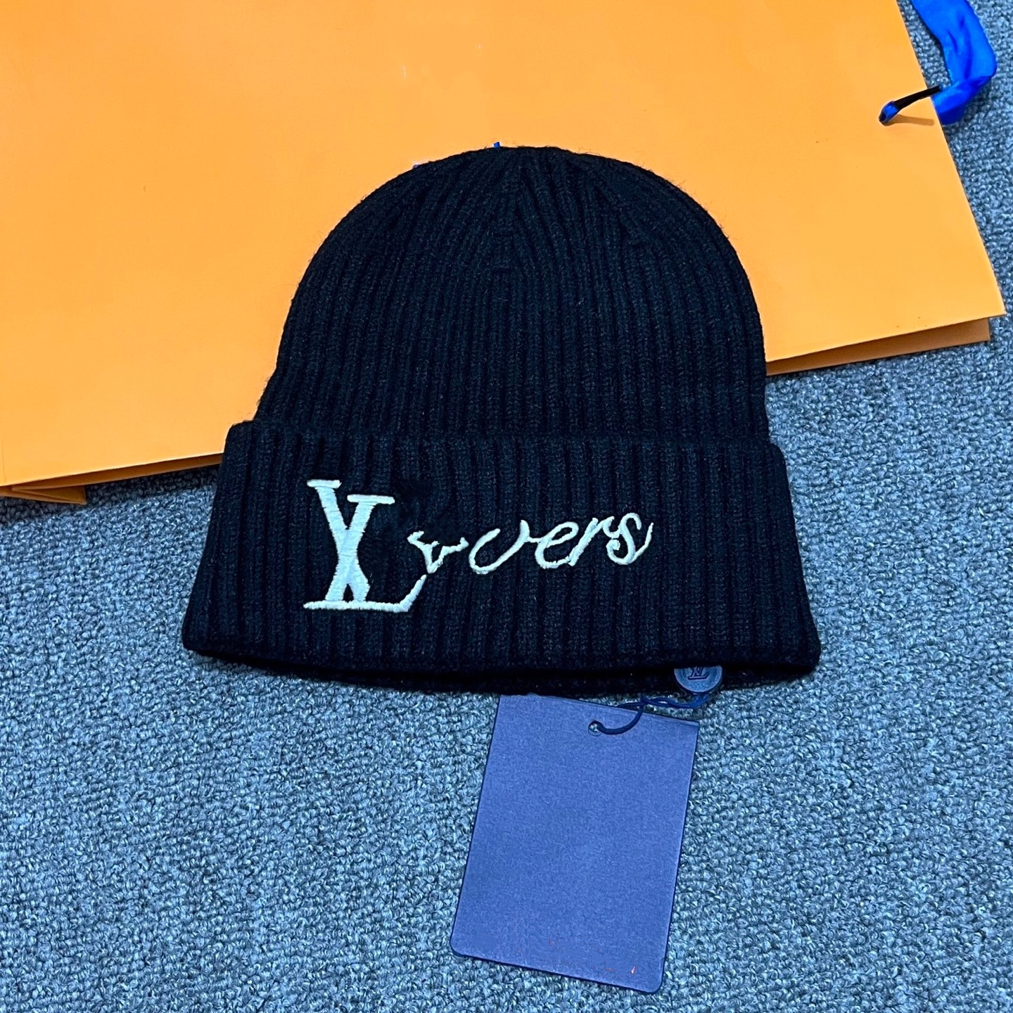 Luxury designer gentle for confident mysterious bonnet Women Men Premium Quality Winter Leisure Sports beanie with Embroidery Classic Fashion Sty